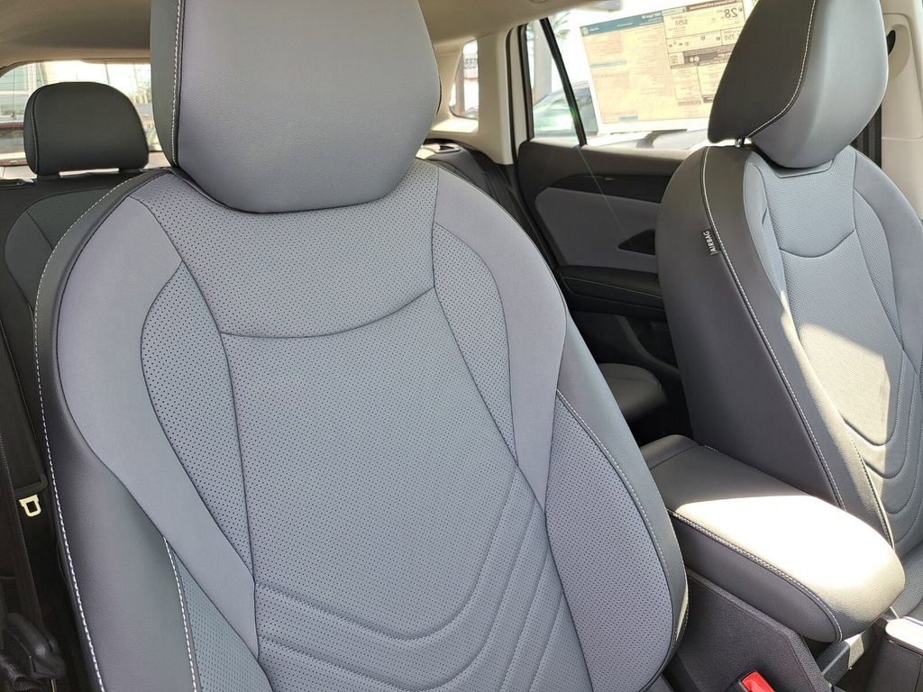 New 2026 Volkswagen Tiguan SE image 18