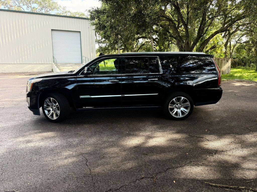 Used 2017 Cadillac Escalade ESV Premium Luxury image 9
