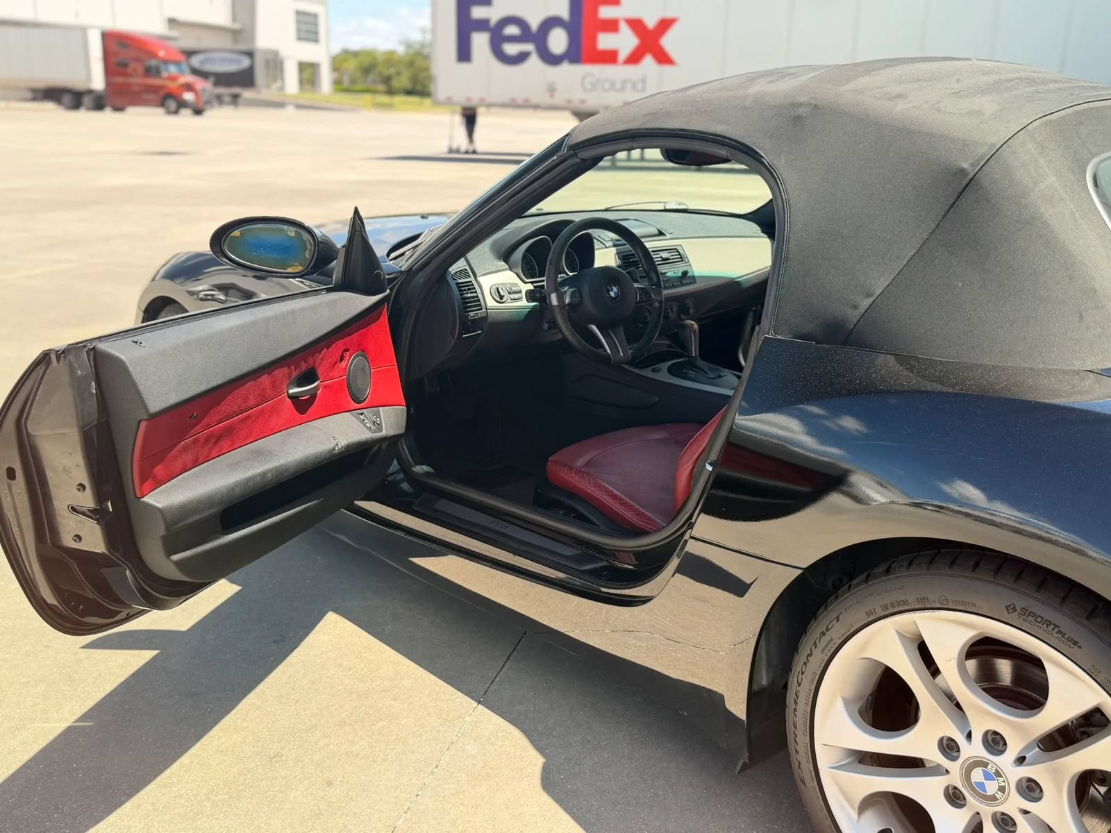 Used 2005 BMW Z4 3.0i RWD image 16