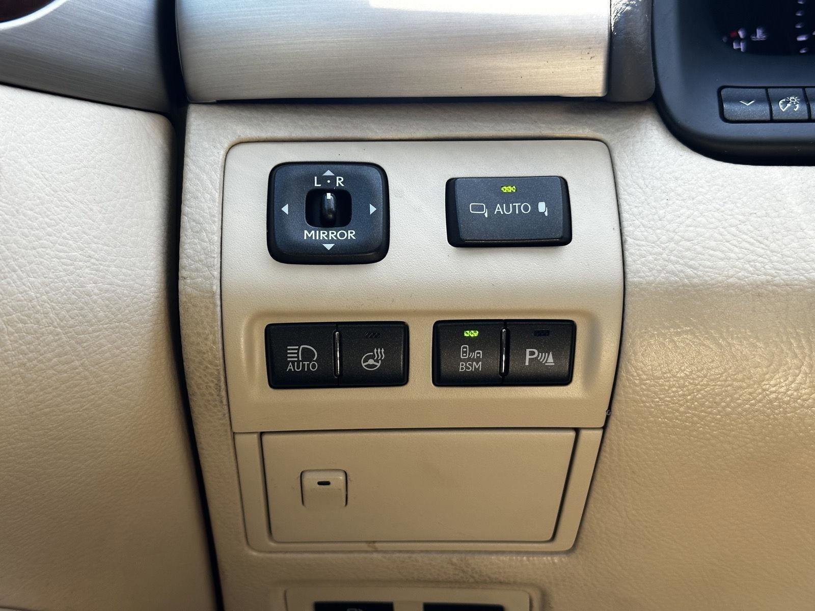 Used 2013 Lexus LS 460 w/ Comfort Pkg RWD image 30