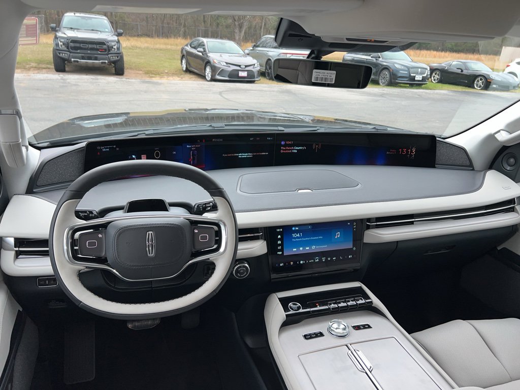 New 2026 Lincoln Navigator L Reserve w/ Jet Appearance Package image 17