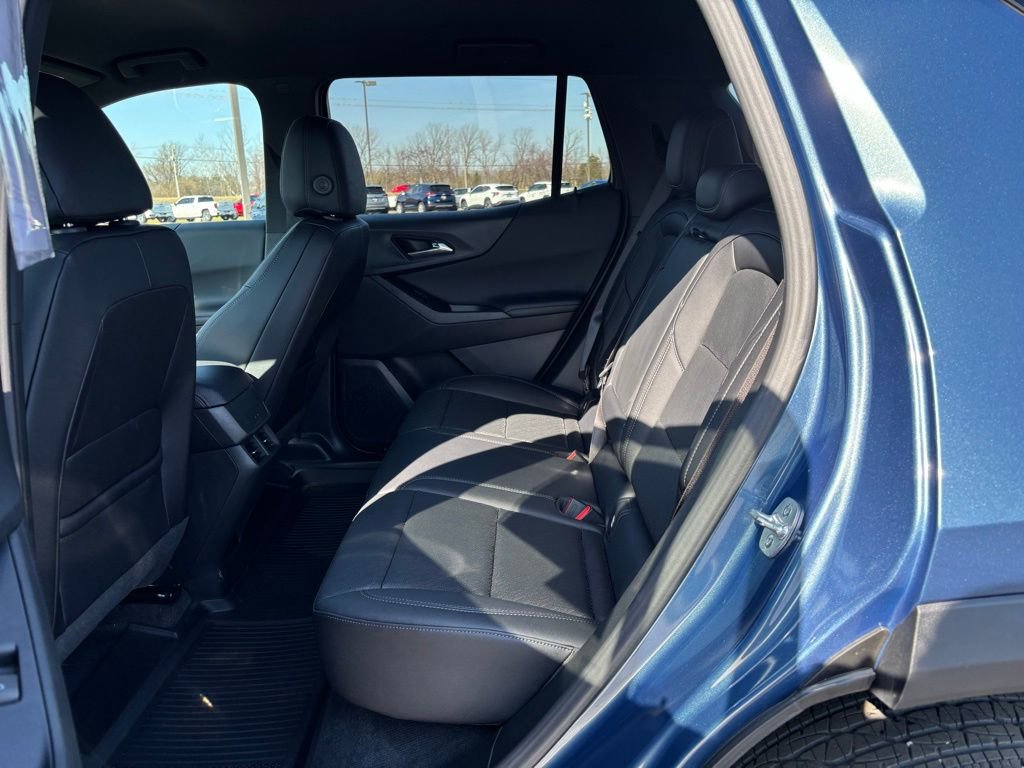 Used 2025 Chevrolet Equinox LT w/ Convenience Package II image 17