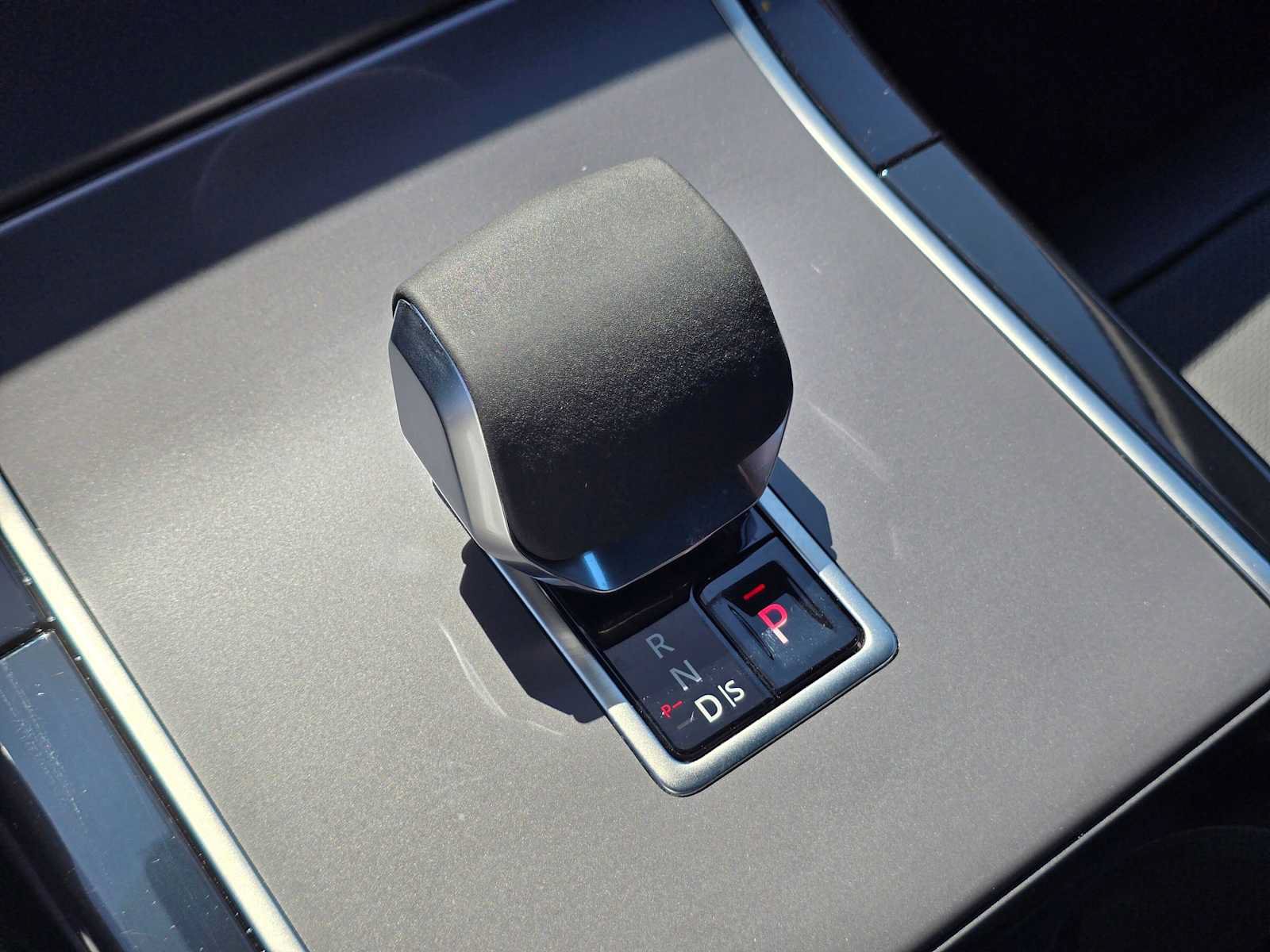 Used 2025 Land Rover Range Rover Velar Dynamic SE AWD/4WD image 35