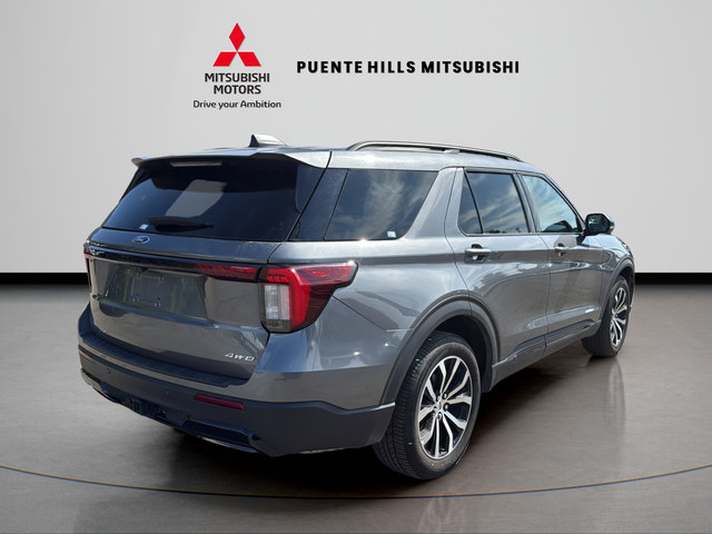 Used 2025 Ford Explorer ST-Line AWD/4WD image 5