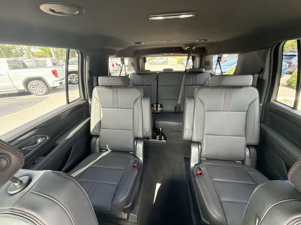 Certified 2022 Chevrolet Suburban RST w/ Luxury Package AWD/4WD image 27