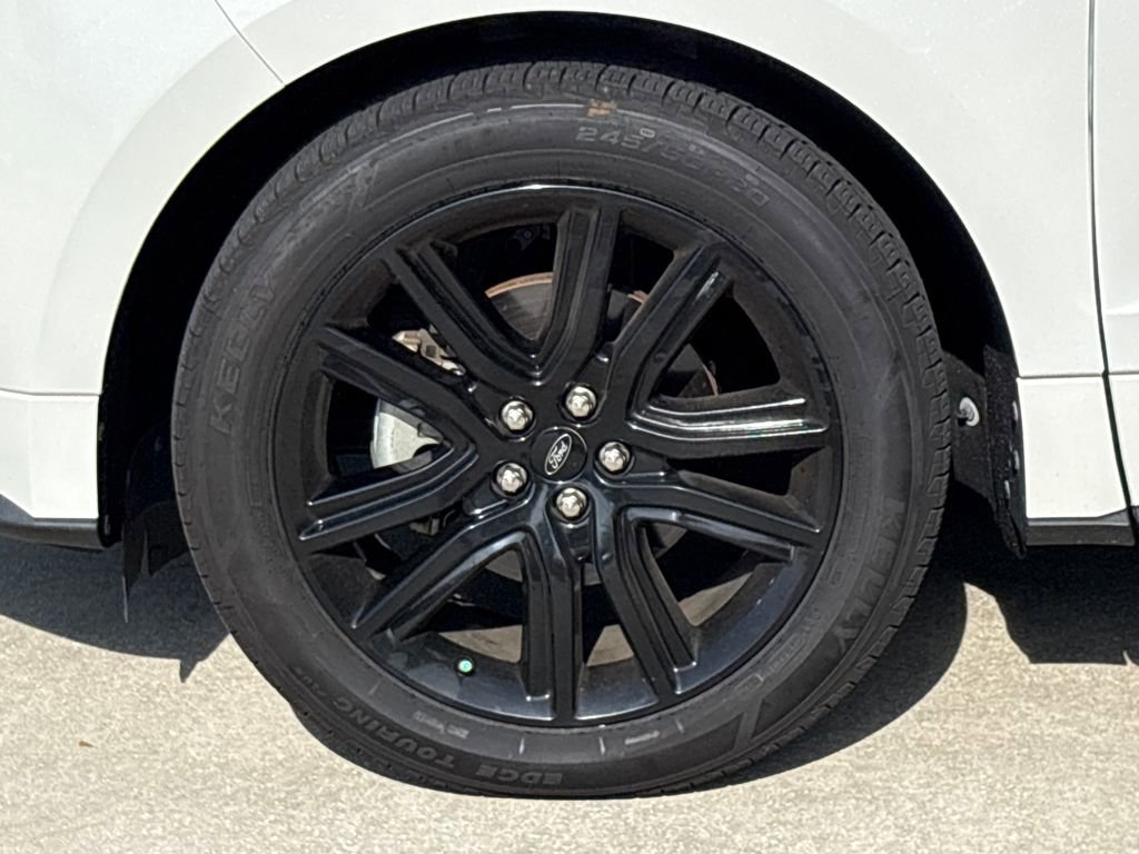 Used 2020 Ford Edge ST-Line image 11