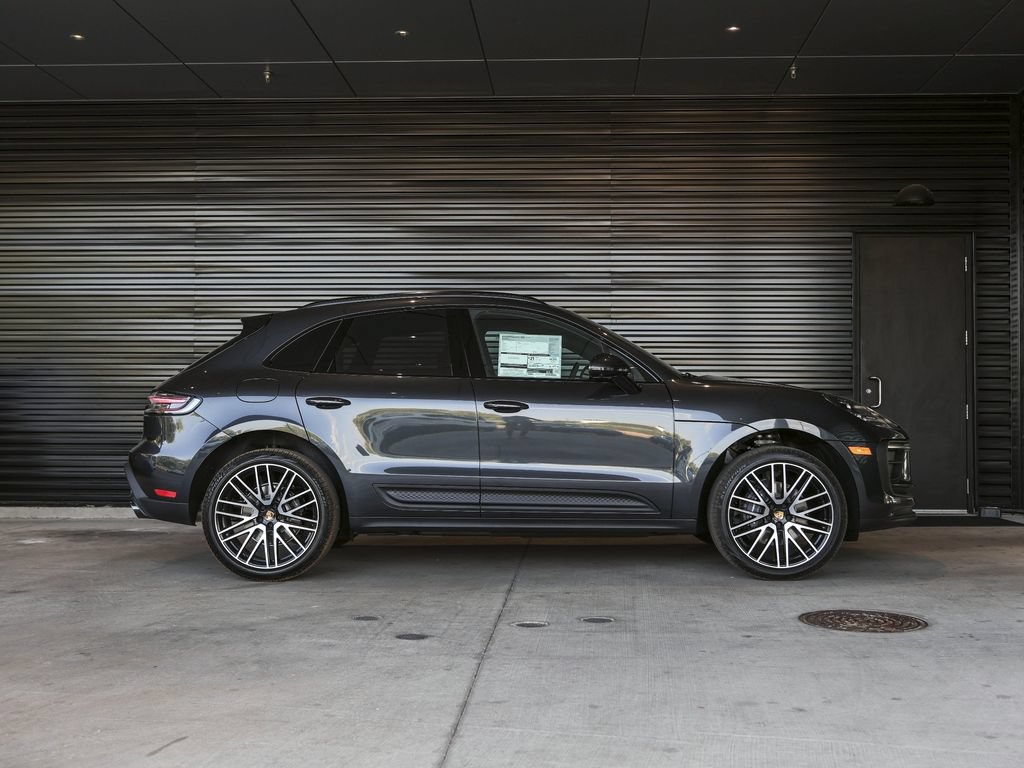 Certified 2026 Porsche Macan AWD/4WD image 8