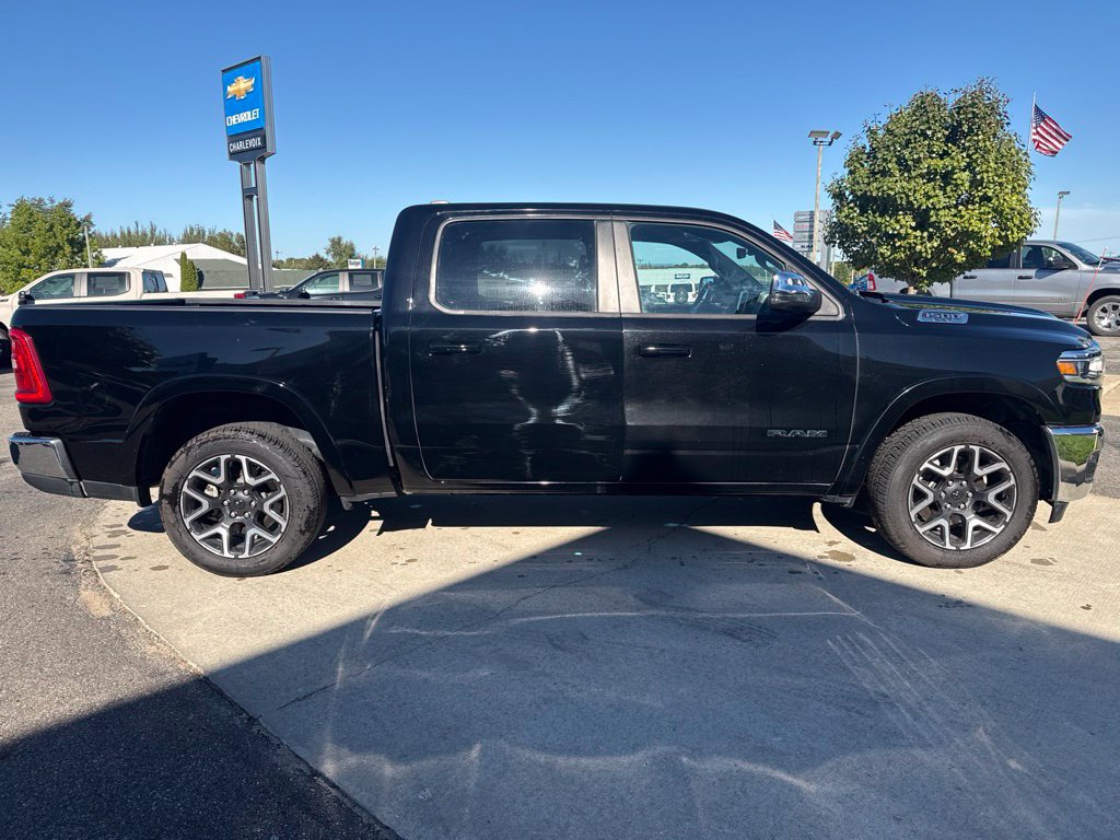 Used 2025 RAM 1500 Laramie AWD/4WD image 4