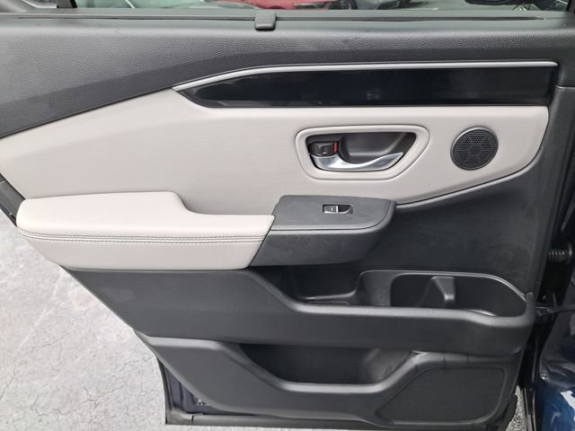 Certified 2025 Honda Pilot Touring image 13