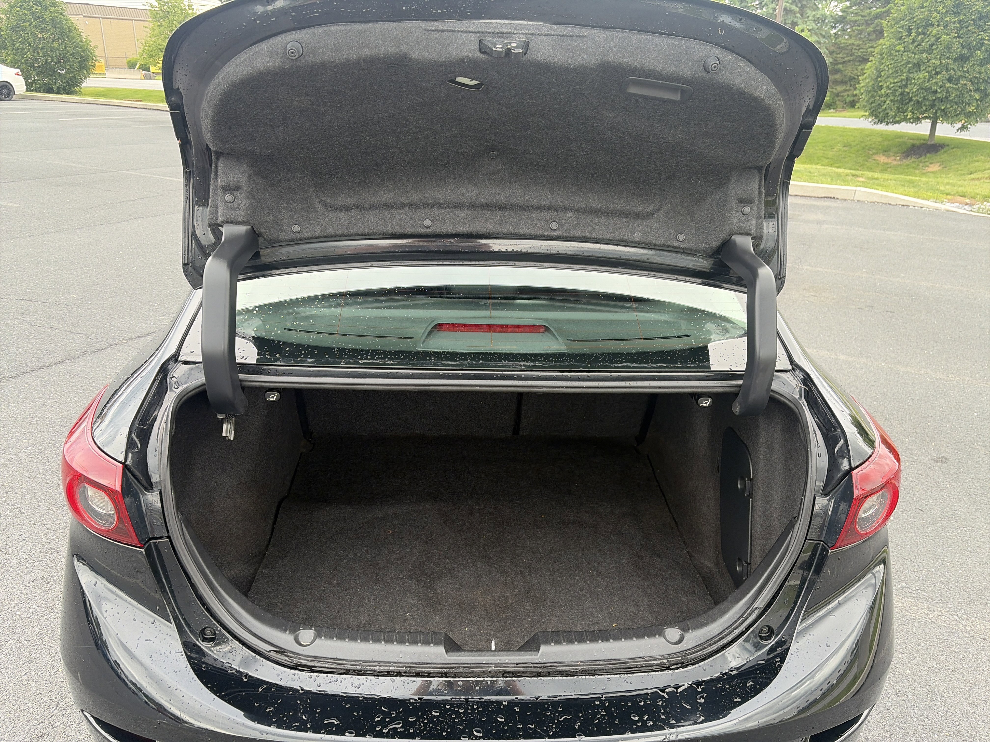 Used 2018 MAZDA MAZDA3 Sport w/ Preferred Equipment Package FWD image 20