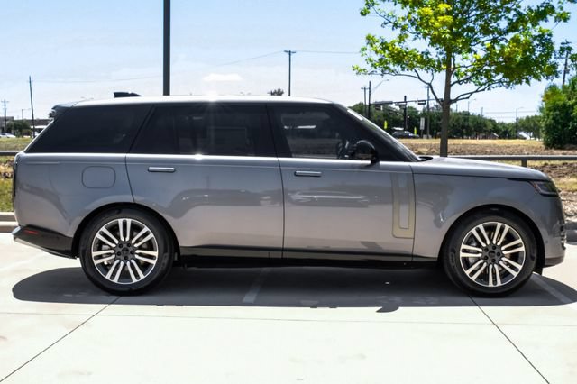 New 2026 Land Rover Range Rover Long Wheelbase SE AWD/4WD image 10