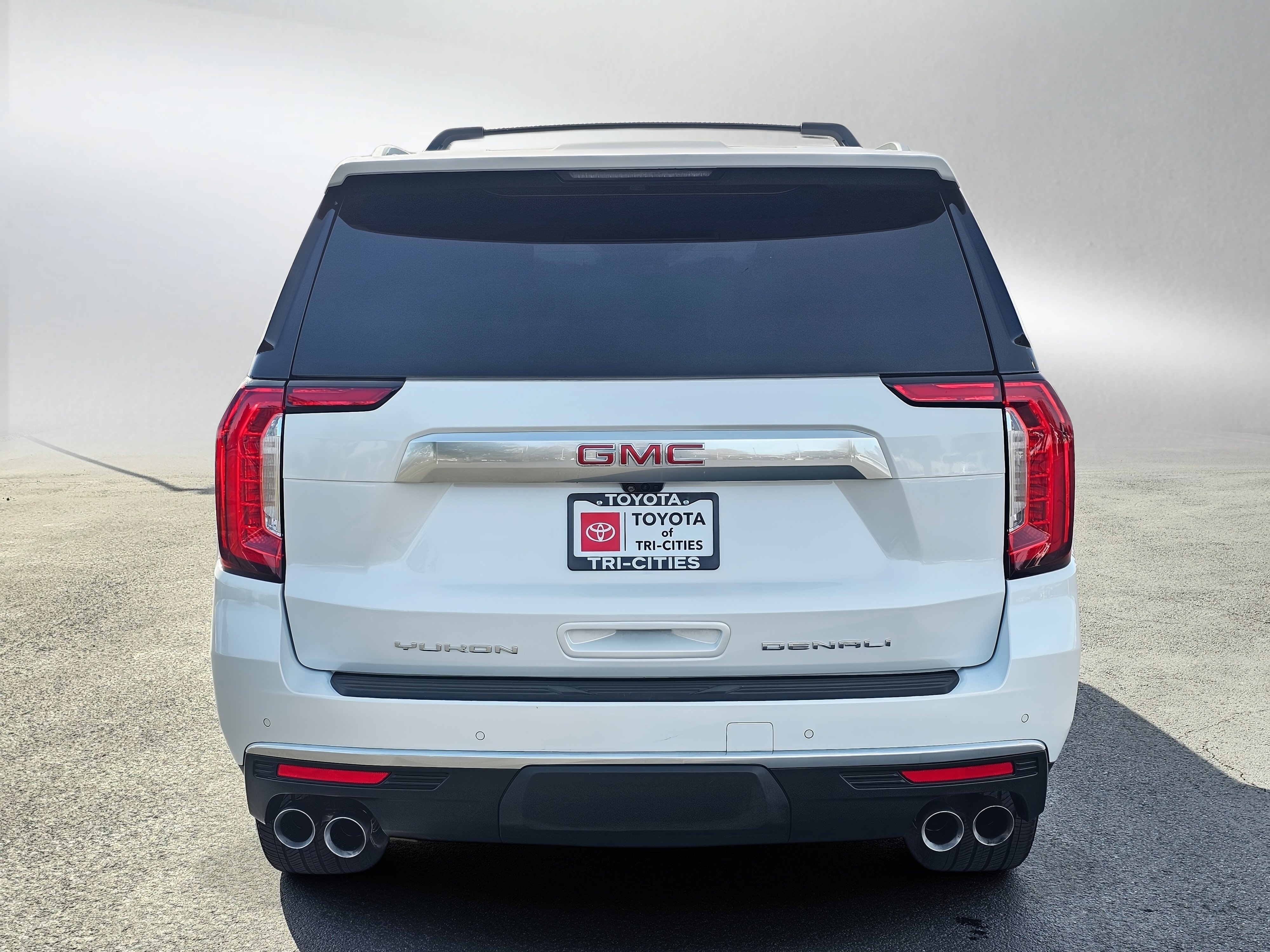 Used 2024 GMC Yukon Denali w/ Denali Reserve Package AWD/4WD image 4