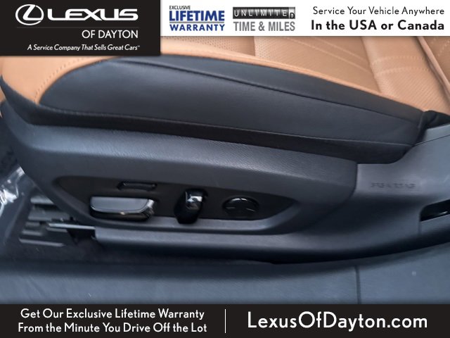 Used 2025 Lexus ES 300h w/ Luxury Package image 15