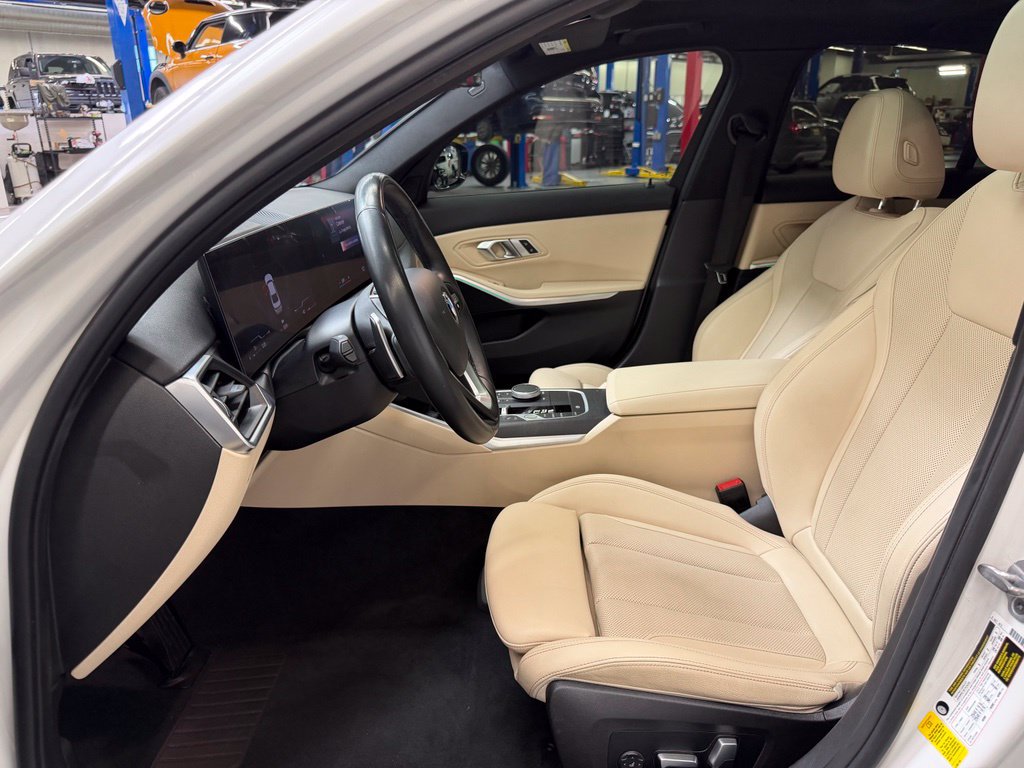 Used 2023 BMW 330i Sedan w/ Driving Assistance Package RWD image 17