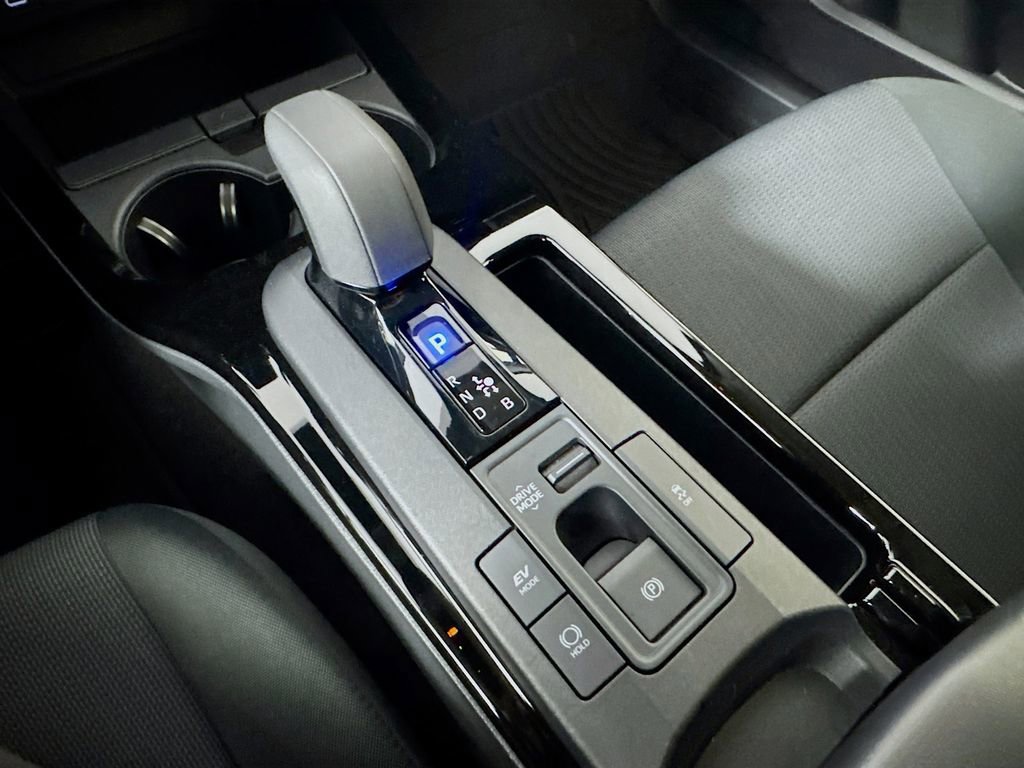 Used 2024 Toyota Prius LE image 15