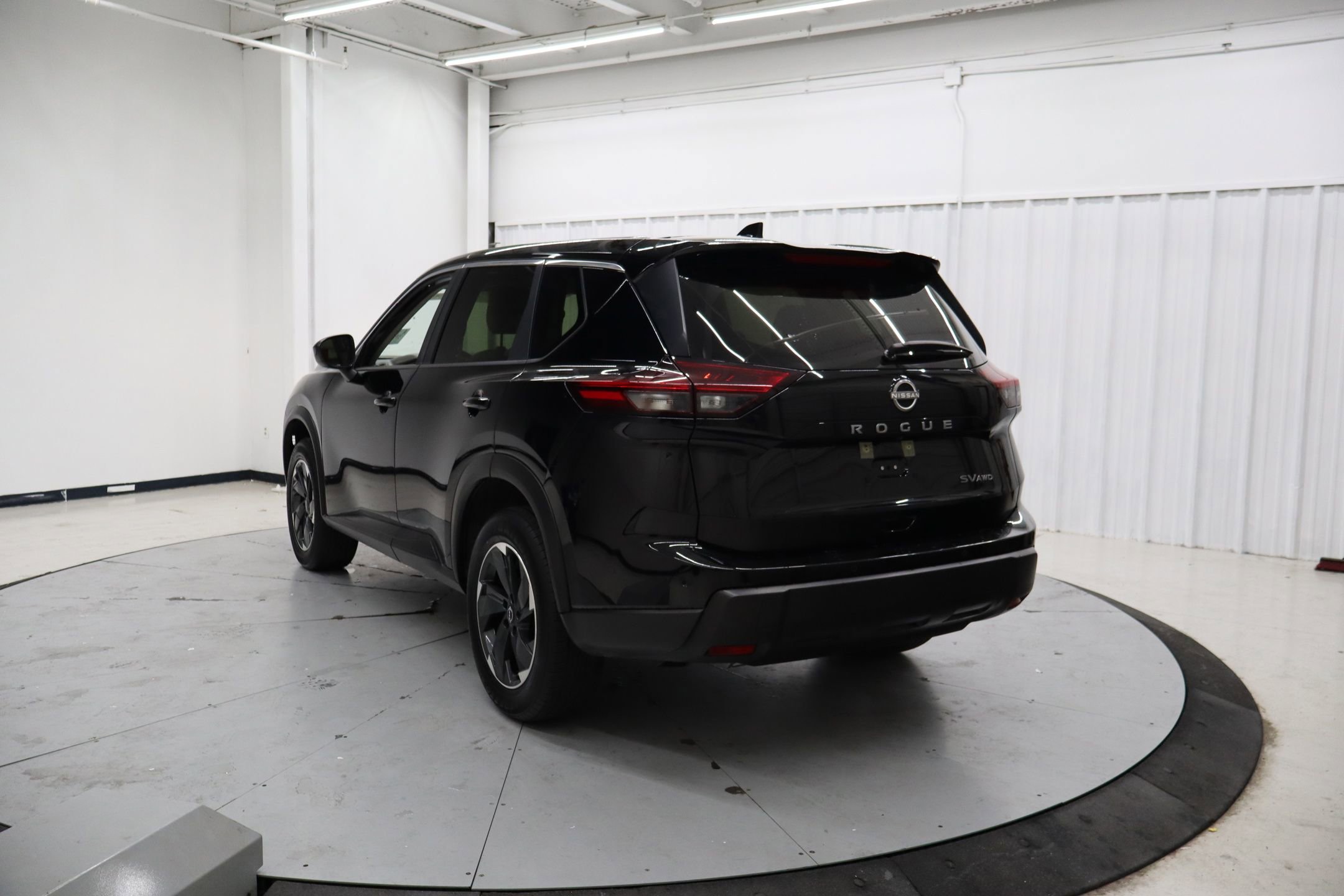 Used 2024 Nissan Rogue SV image 8