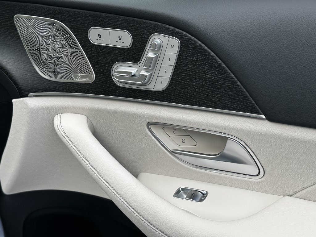 New 2026 Mercedes-Benz GLS 450 4MATIC image 17