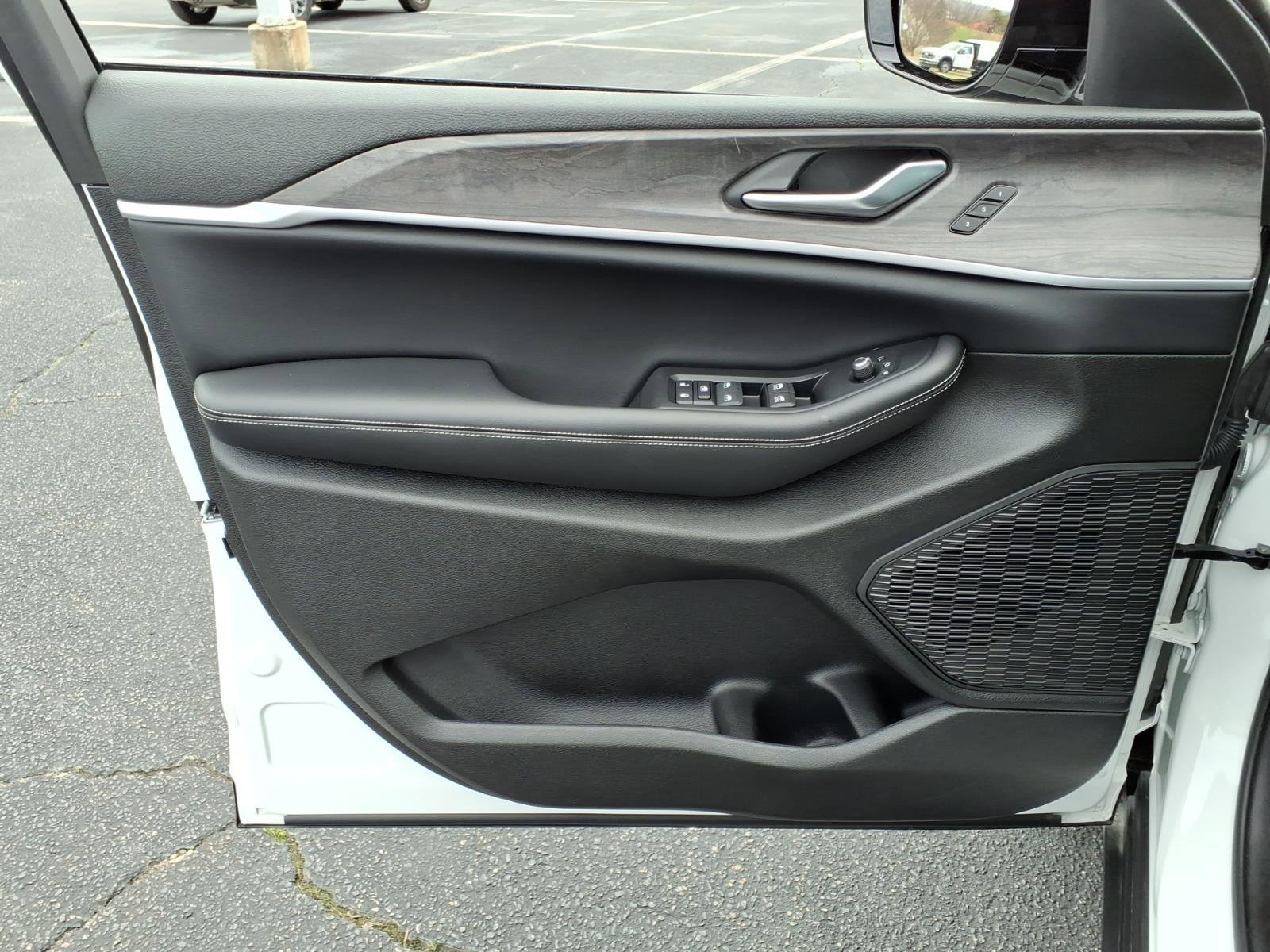 Used 2024 Jeep Grand Cherokee Limited w/ Trailer Tow Package image 18