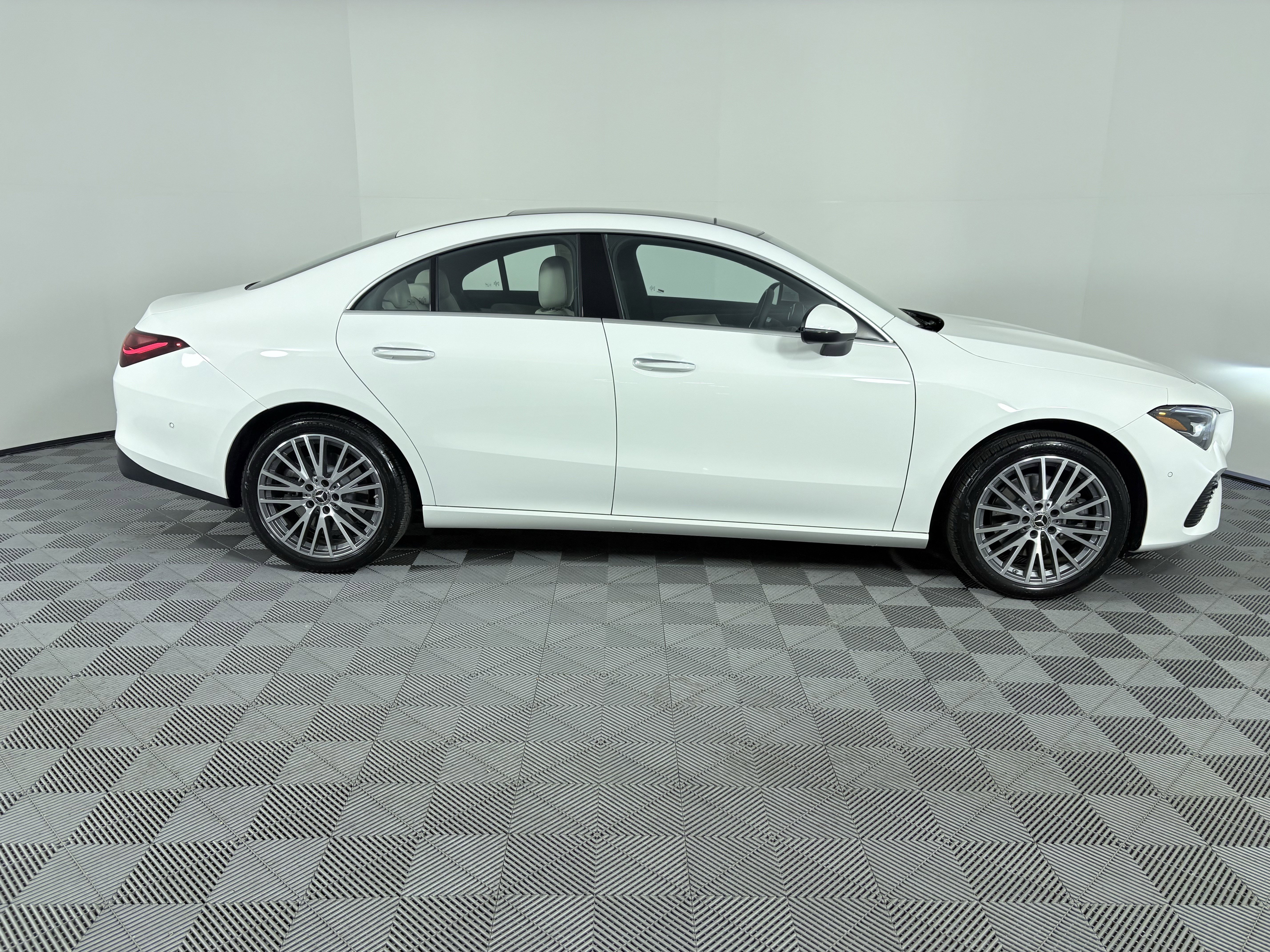 Used 2025 Mercedes-Benz CLA 250 4MATIC image 12
