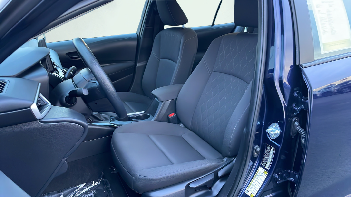 Certified 2025 Toyota Corolla LE FWD image 15