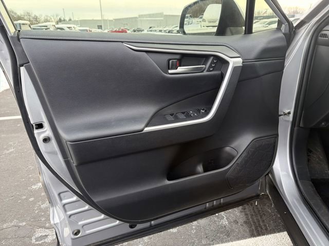 Used 2020 Toyota RAV4 Limited AWD/4WD image 39