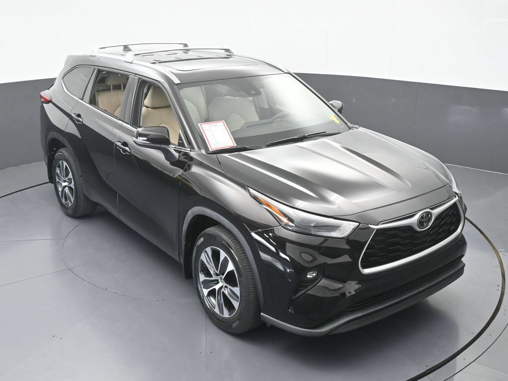 Used 2022 Toyota Highlander XLE FWD image 54