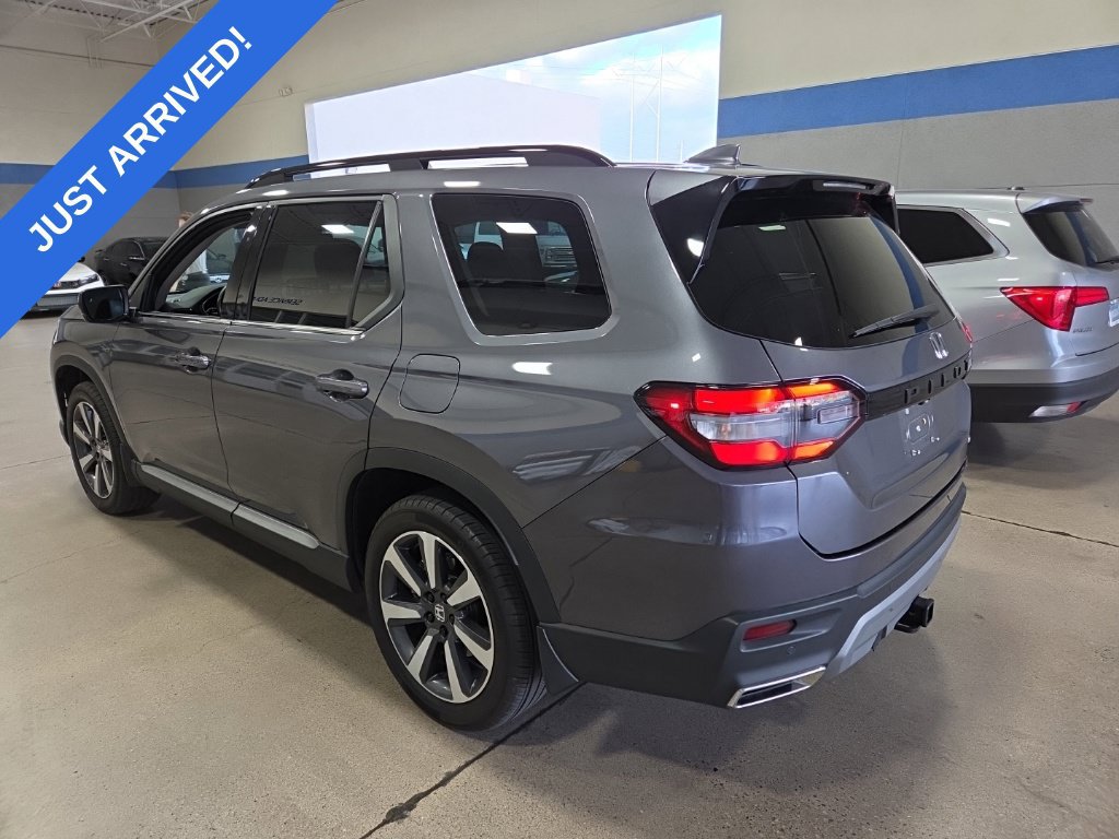 Used 2024 Honda Pilot Touring image 4