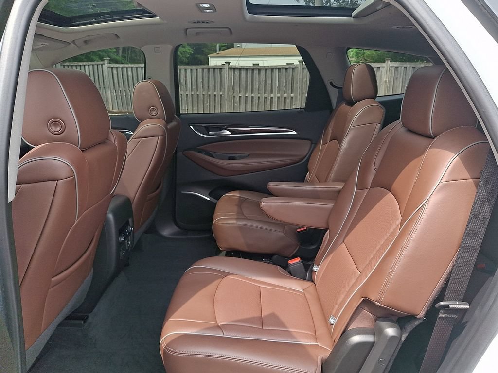 Used 2021 Buick Enclave Avenir w/ Avenir Technology Package AWD/4WD image 11