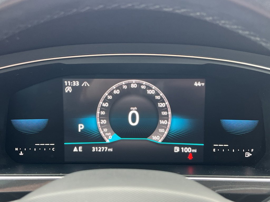 Used 2023 Volkswagen Tiguan SE R-Line image 33