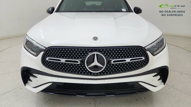 Used 2025 Mercedes-Benz GLC 300 4MATIC image 8