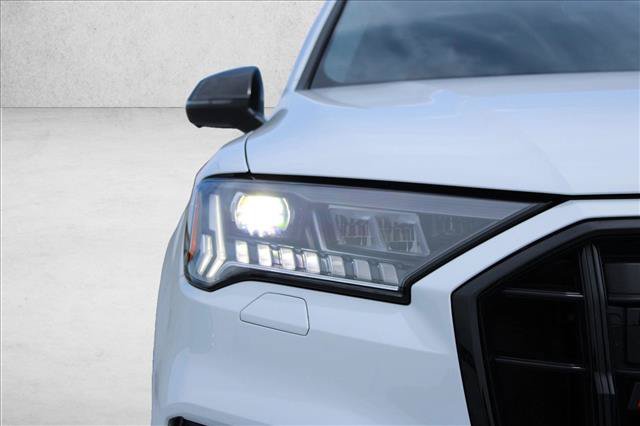 Used 2023 Audi SQ7 Prestige w/ Prestige Package AWD/4WD image 3