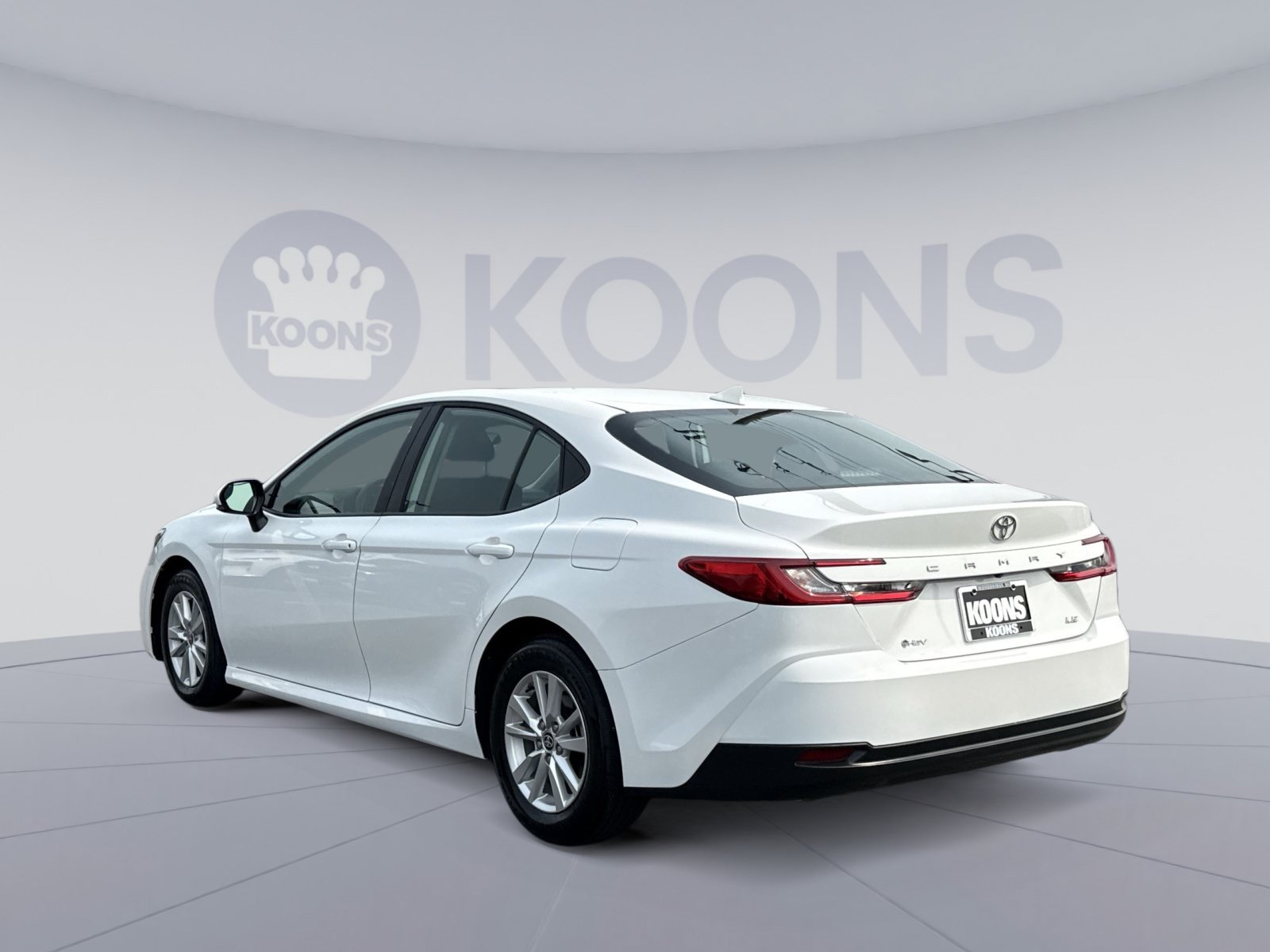 Used 2025 Toyota Camry LE FWD image 4
