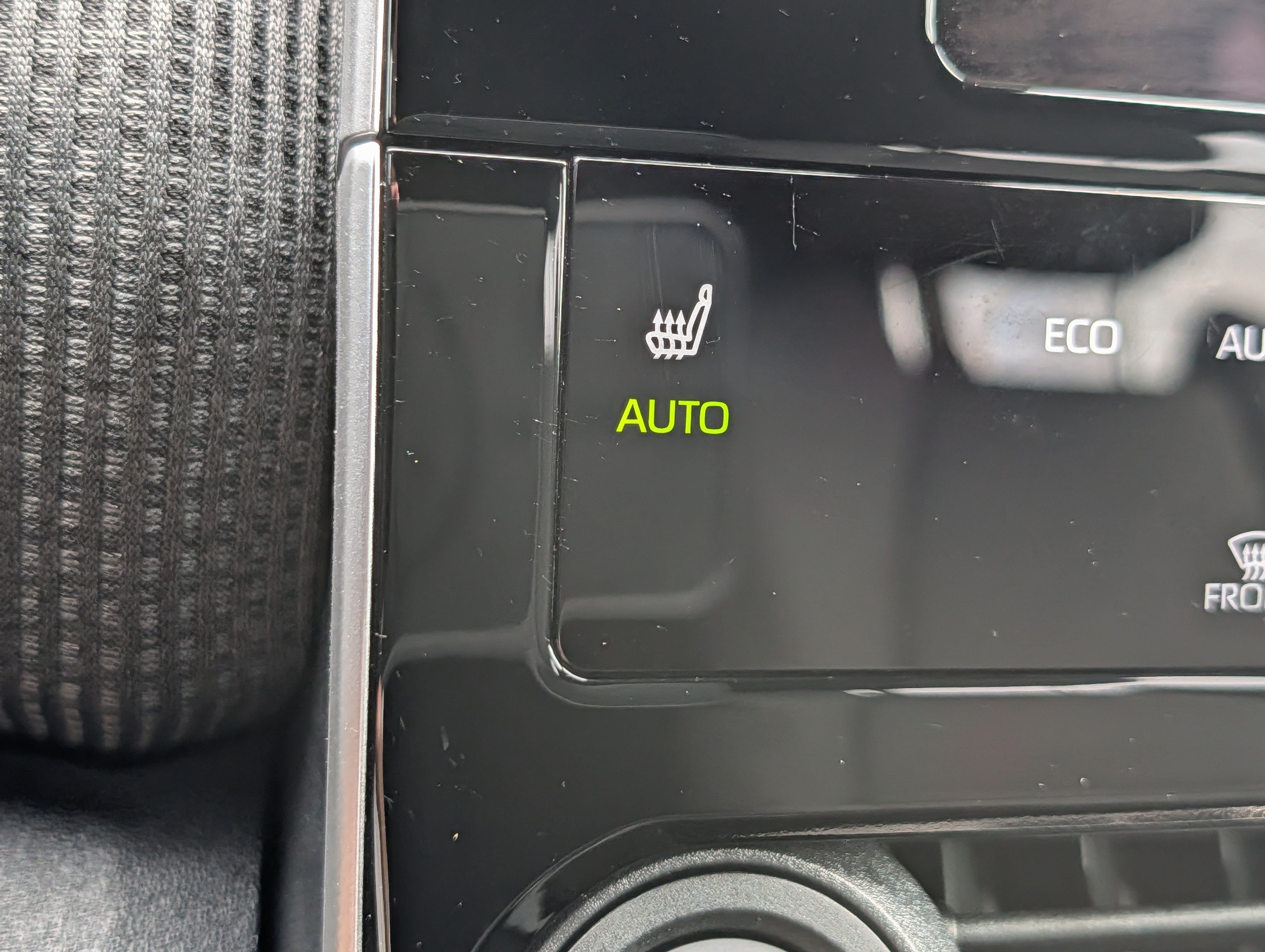 Used 2024 Subaru Solterra AWD/4WD image 28