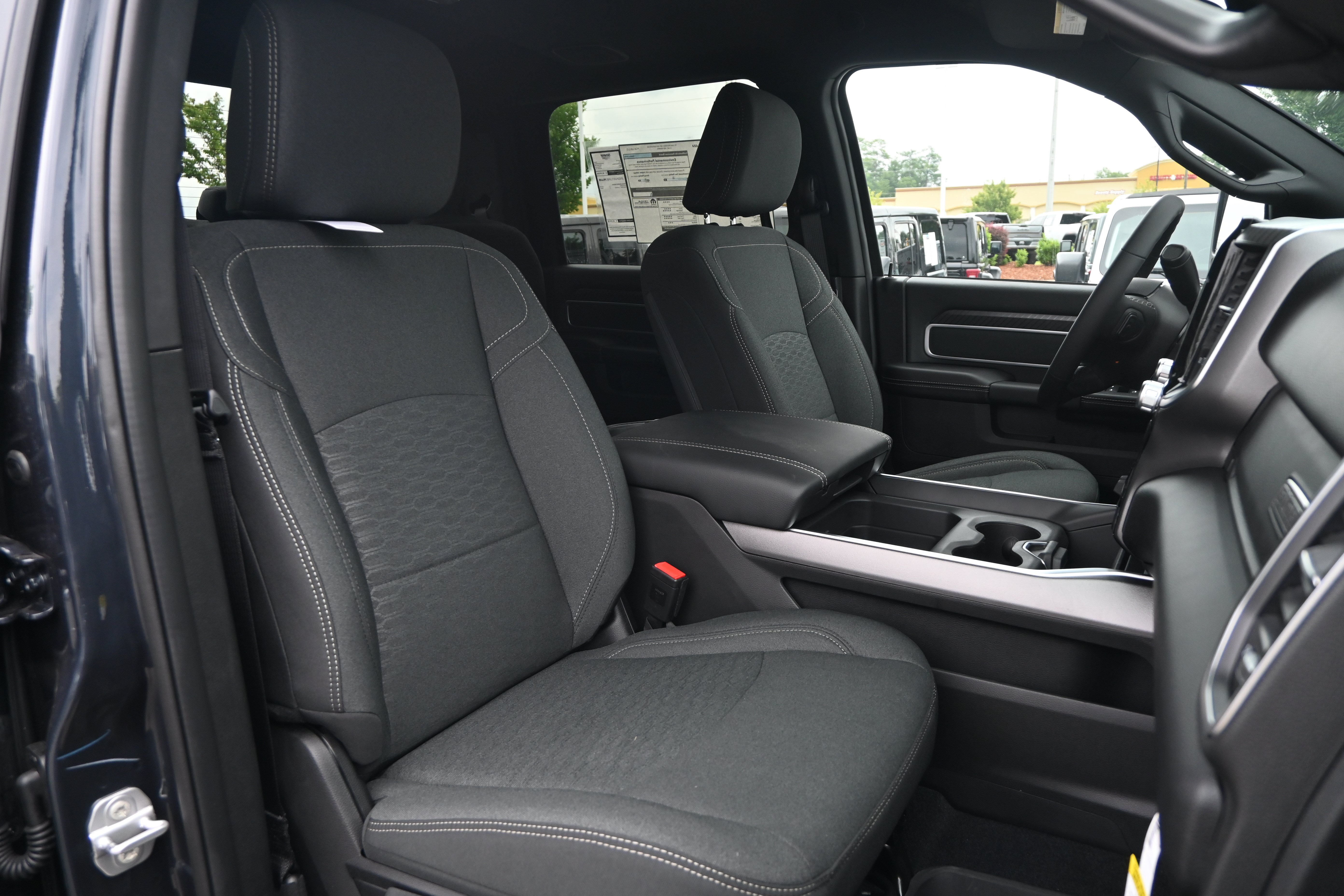 New 2026 RAM 2500 Big Horn AWD/4WD image 34