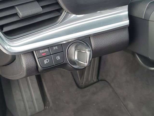 Used 2023 Porsche Panamera 4 Platinum Edition image 9