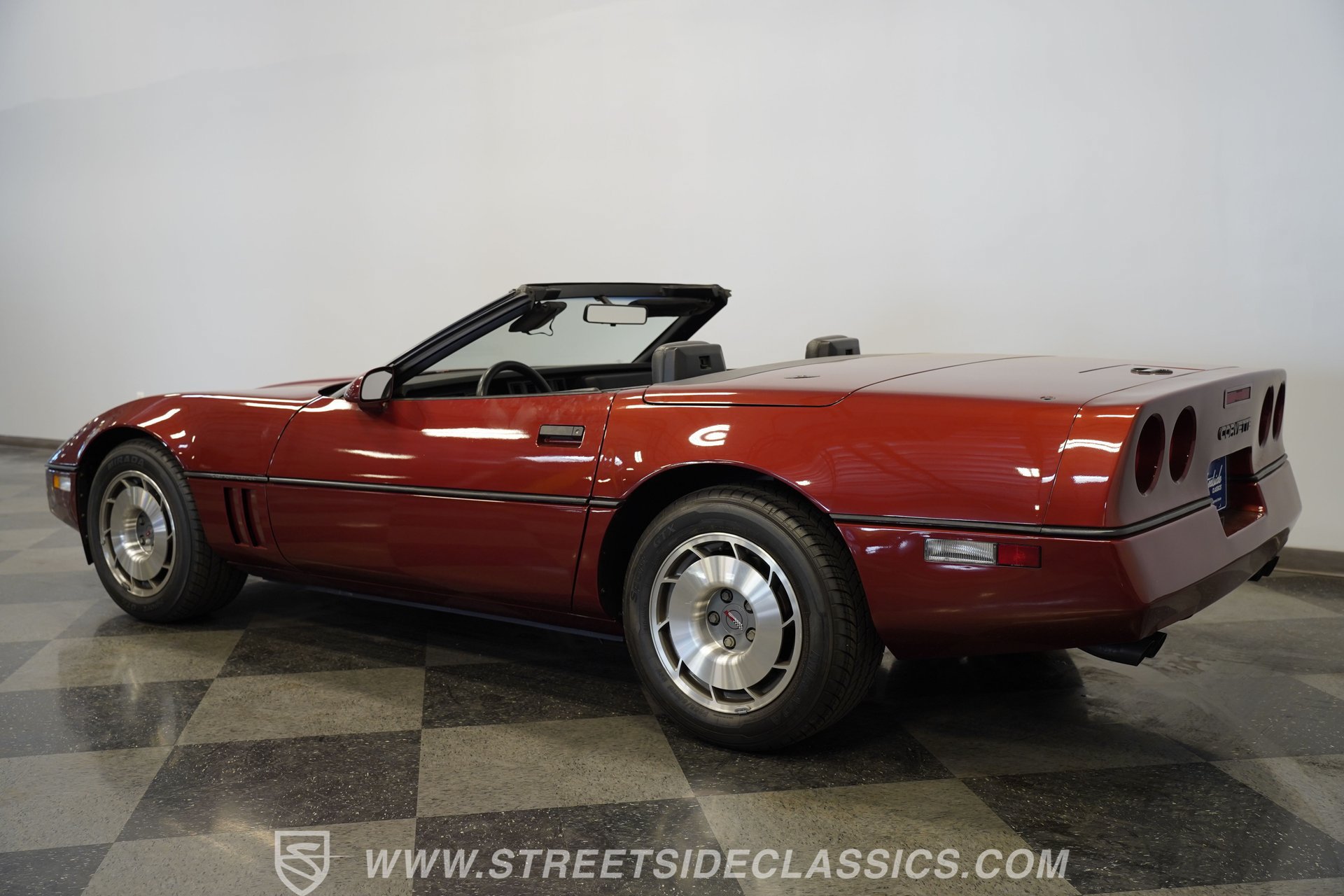Used 1987 Chevrolet Corvette Convertible RWD image 9