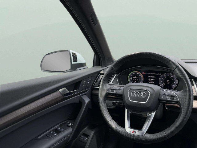 Certified 2025 Audi Q5 e Premium Plus w/ Premium Plus Package AWD/4WD image 12