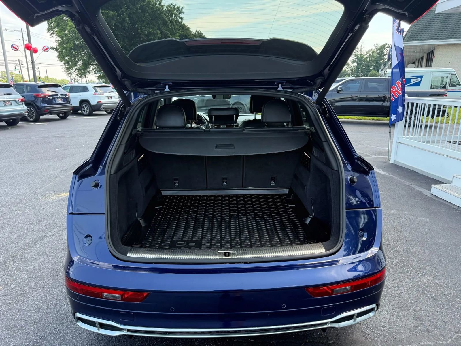 Used 2018 Audi SQ5 Premium Plus w/ Navigation Package image 33