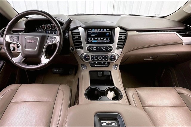Used 2017 GMC Yukon SLT w/ Premium Edition image 15