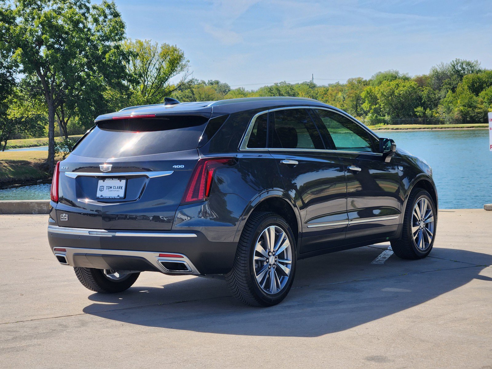 Used 2021 Cadillac XT5 Premium Luxury w/ LPO, Floor Liner Package FWD image 5
