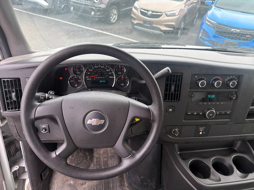 Used 2008 Chevrolet Express 3500 RWD image 16