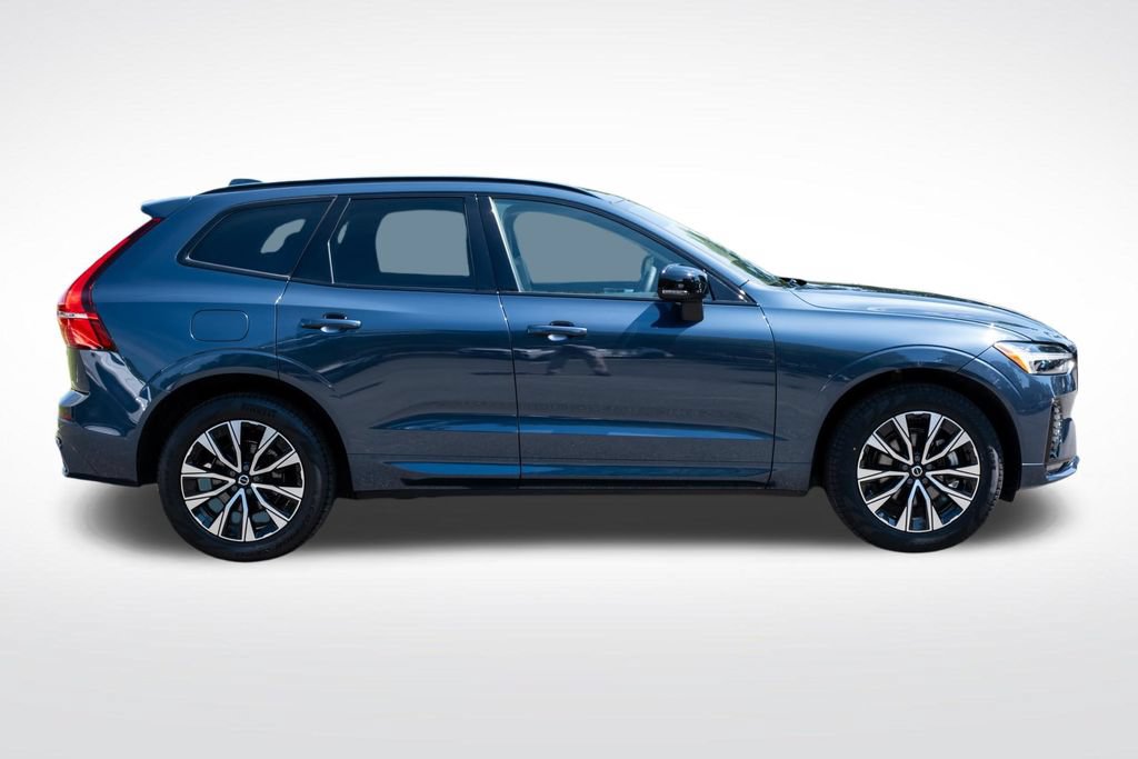 Used 2024 Volvo XC60 B5 Core w/ Climate Package AWD/4WD image 9
