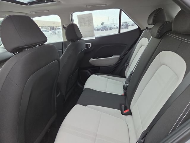 Certified 2022 Hyundai Venue SEL FWD image 25