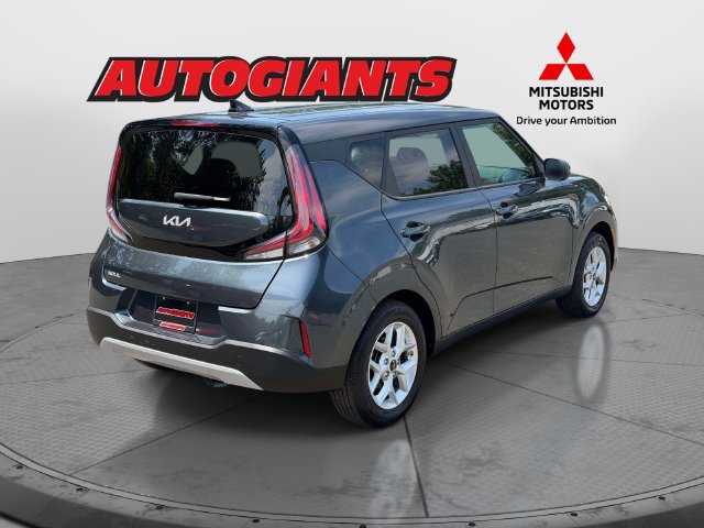 Used 2025 Kia Soul LX w/ LX Technology Package FWD image 4