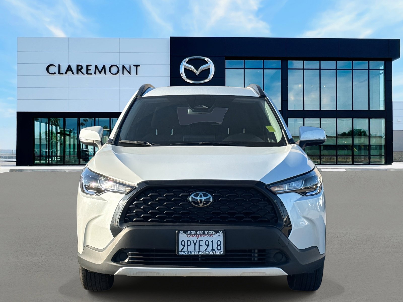 Used 2024 Toyota Corolla Cross LE image 2