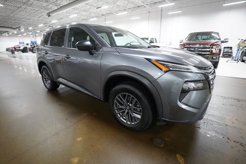 Used 2024 Nissan Rogue S image 35