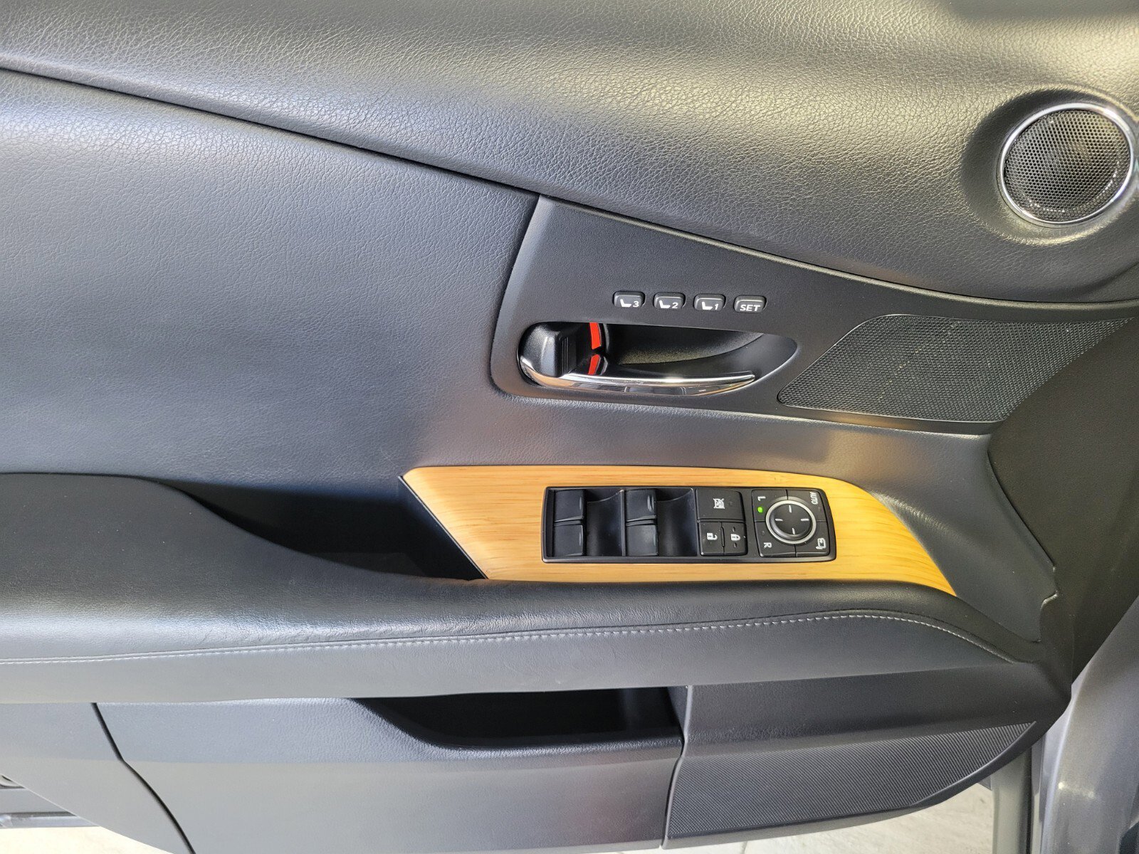 Used 2014 Lexus RX 450h FWD image 20