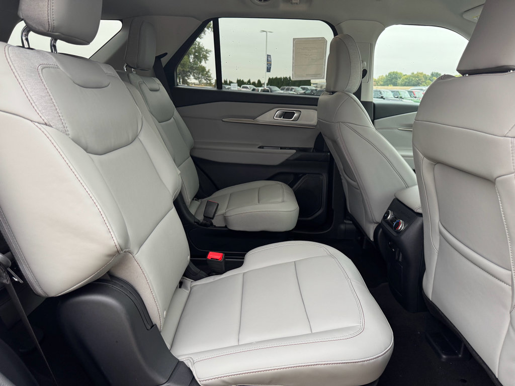 New 2026 Ford Explorer Active image 19