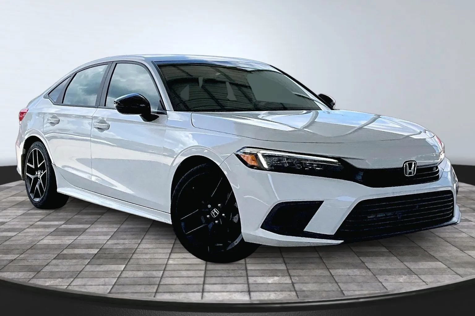 Used 2023 Honda Civic Sport image 3