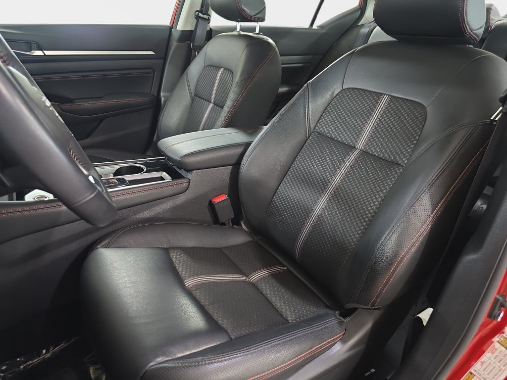 Used 2023 Nissan Altima 2.5 SR FWD image 17
